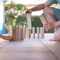 BS TOYS. Παιχνίδι ισορροπίας & στρατηγικής με ξύλινα τουβλάκια και ζάρι