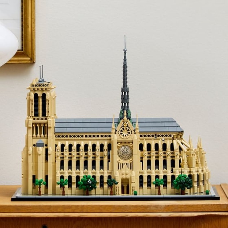 LEGO Architecture Notre-Dam De Paris (21061)